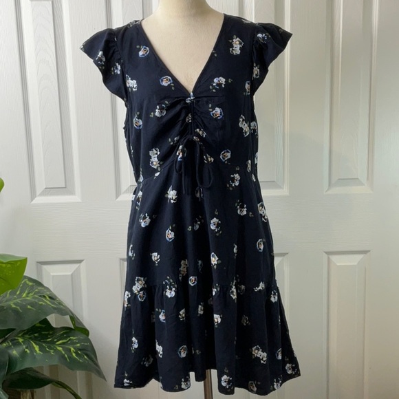 Universal Thread - Women's Flutter Short Sleeve Mini
Skater Dress Size L - Picture 2 of 12